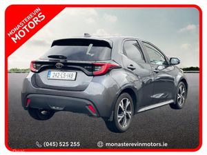 Toyota Yaris HYBRID 115 L-SPORT - Image 4