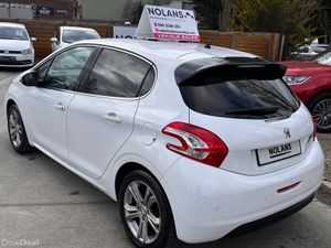 2015 Peugeot 208 allure automatic 37000km !! - Image 3