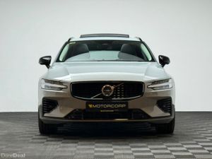 Volvo V60 T8 ULTRA AWD *PAN ROOF* - Image 2
