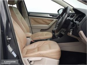 Volkswagen Golf **FULL LEATHER**REVERSING CAMERA** - Image 4