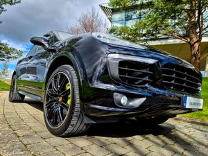 PORSCHE CAYENNE PLATINUM EDITION - Image 2