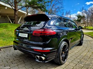 PORSCHE CAYENNE PLATINUM EDITION - Image 4