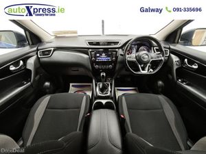 Nissan Qashqai 1.5 DSL SV DCT Automatic, Reversing - Image 2