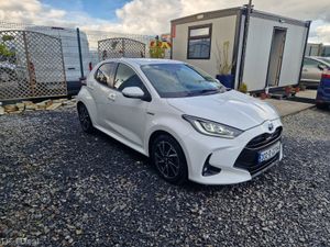 2020 Toyota Yaris Hybrid NCT 03/28 TAX 06/26 - Image 4