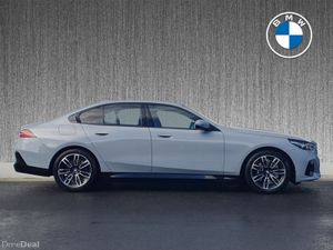 BMW 5-Series 530e M Sport Saloon - Image 3