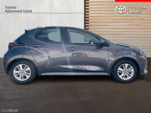 Toyota Yaris 1.5 HYBRID LUNA 4DR AUTO - Image 3