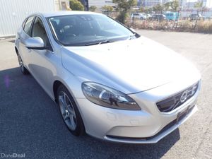 Volvo V40 2.0 D4 SE LUXURY PLUS DIESEL AUTOMATIC / - Image 2