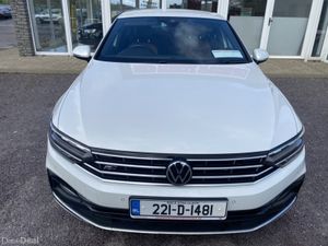 Volkswagen Passat R-LINE 2.0 TDI MANUAL 6SPEED FWD - Image 2