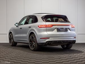 202 Porsche Cayenne V6 E-Hybrid - Image 4