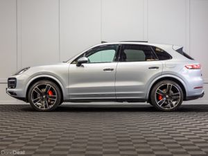 202 Porsche Cayenne V6 E-Hybrid - Image 3