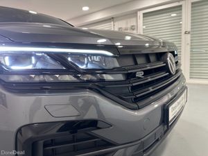 Volkswagen Touareg (232) R LINE BLACK EDITION 2 SE - Image 4