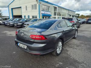 Volkswagen Passat HighLine 1.6tdi M6F 120HP 4DR - Image 4