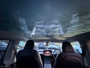 Model Y - Low mileage - RWD - Image 2