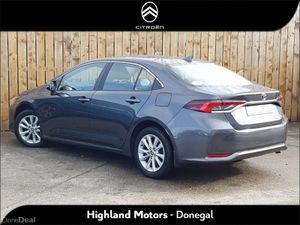 Toyota Corolla 1.8 Hybrid Luna Saloon - Image 3