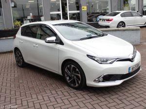 TOYOTA AURIS 1.8 HYBRID 5DR HATCHBACK AUTO - Image 2