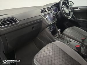 Volkswagen Tiguan Estate Special Edition R-Line Ed - Image 3