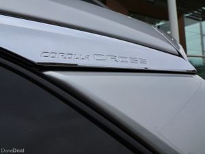 Toyota Corolla LUNA Cross Hybrid - Image 4