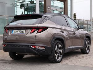 Hyundai Tucson 4WD Executive Plus PHEV Auto 2 Tone - Image 4
