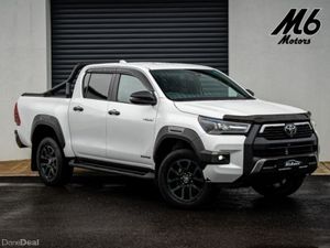 Toyota Hilux INVINCIBLE X 4WD D-4D DCB