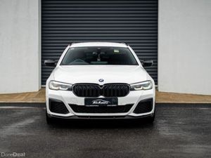 BMW 5-Series 520D M SPORT TOURING - Image 2