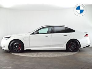 BMW M5 Saloon - Image 3