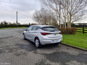 Opel Astra Diesel Automatic (NCT AND TAXED)!!! - Image 4
