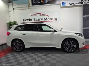 BMW iX1 30 M SPORT X-DRIVE AUTOMATIC **ONE OWNER / - Image 4