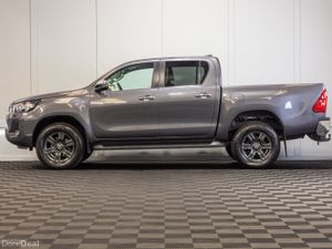 2025 Toyota Hilux SR5 5 Seat N1 Crewcab - Image 3