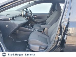 Toyota Corolla 1.8 Hybrid Luna Saloon Estate Call/ - Image 4