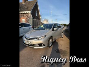 Toyota Auris 1.6 D-4D ICON TSS 5DR 110BHP D - Image 3