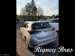 Toyota Auris 1.6 D-4D ICON TSS 5DR 110BHP D - Image 4