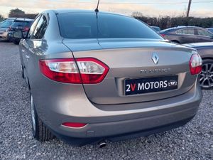 Renault Fluence DYNAMIQUE 1.5 DCI 4DR - Image 4