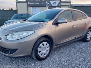 Renault Fluence DYNAMIQUE 1.5 DCI 4DR - Image 2