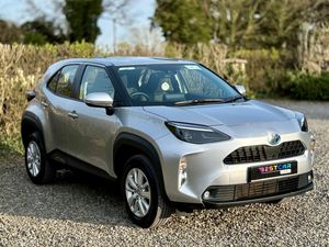2024 Toyota Yaris Cross 1.5 Hybrid Luna Automatic - Image 2