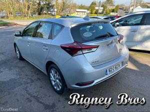 Toyota Auris 1.6 D-4D ICON TSS 5DR 110BHP D - Image 4
