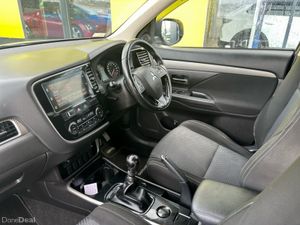 Mitsubishi Outlander OUTL 2WD 6MT 5SPEED 17MY 4DR - Image 3
