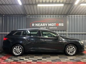 2017 Renault Megane DYNAMIQUE 1.5 Estate - Image 4