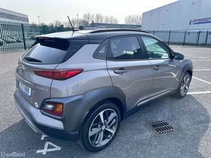 Hyundai KONA 1.0 PETROL, PREMIUM MODEL, LOW MILEAG - Image 3