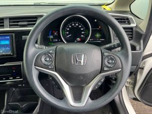 Honda Fit F-PACKAGE 1.5 HYBRID // HEATED SEATS // - Image 4