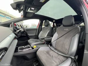 Volkswagen ID.4 PURE 52KWH // VERY LOW MILEAGE // - Image 2