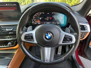 BMW 5-Series LCI M-SPORT 3.0 D AUTO // APPLE CARPL - Image 4