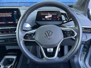Volkswagen ID.4 PURE LIFE 52KWH // LOW MILEAGE // - Image 4