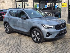 2023 VOLVO XC40 RECHARGE PLUS DARK THEME. - Image 4