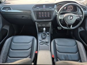 Volkswagen Tiguan ** 4 MOTION ** HIGHLINE ** AUTO - Image 2