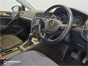 Volkswagen Golf Electric Hatchback e- - Image 4