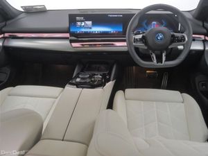 BMW 5-Series 530e M Sport Saloon - Image 4