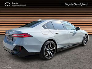 BMW 5-Series 530E M SPORT PHEV AUTO // LEATHER HEA - Image 2