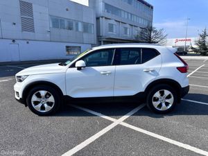 Volvo XC40 1.5 PETROL, MOMENTUM MODEL, T3, LOW MIL - Image 3