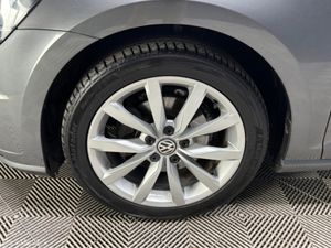 Volkswagen Golf HIGHLINE 1.6 TDI MANUAL 5SPEED 5DR - Image 4