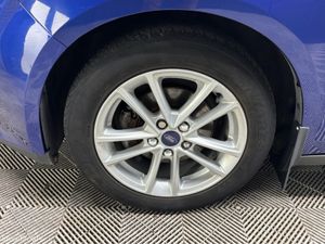 Ford Focus STYLE 1.5 TD 95PS 6SPEED 4 4DR - Image 2